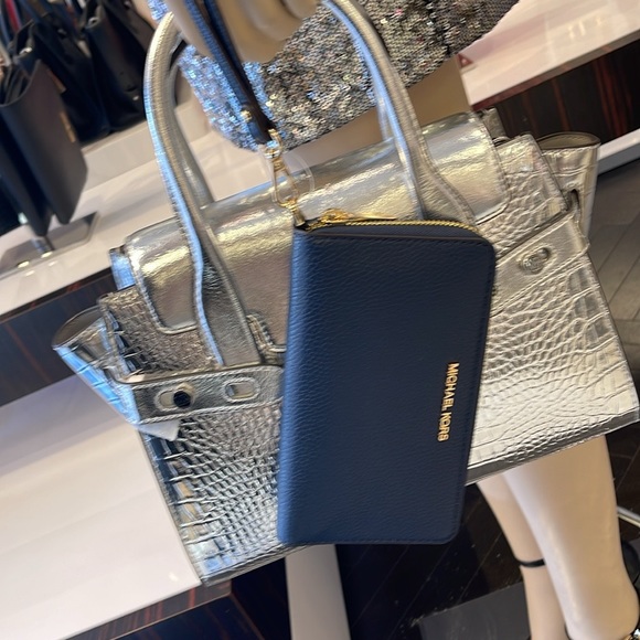 Michael Kors Jet Set Travel Lg Flat Multifunctional Phone Case-Wristlet-Wallet - Picture 15 of 16